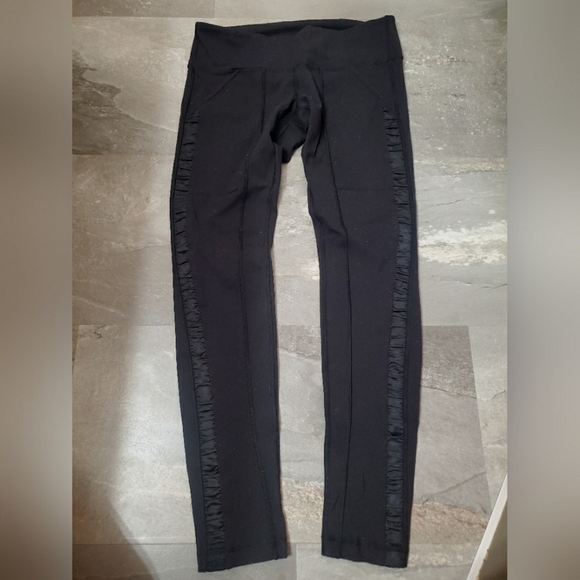Lululemon Practice Daily Pant. Tights. Satin Ruched Details Side. Black. 10. 28" - Picture 9 of 15